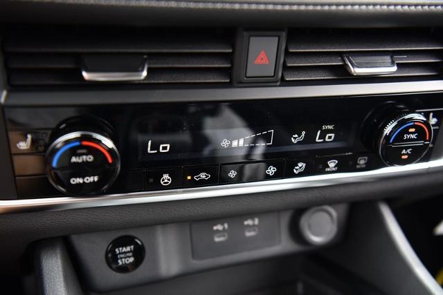 2025 Nissan Rogue Vehicle Photo in Ballwin, MO 63011