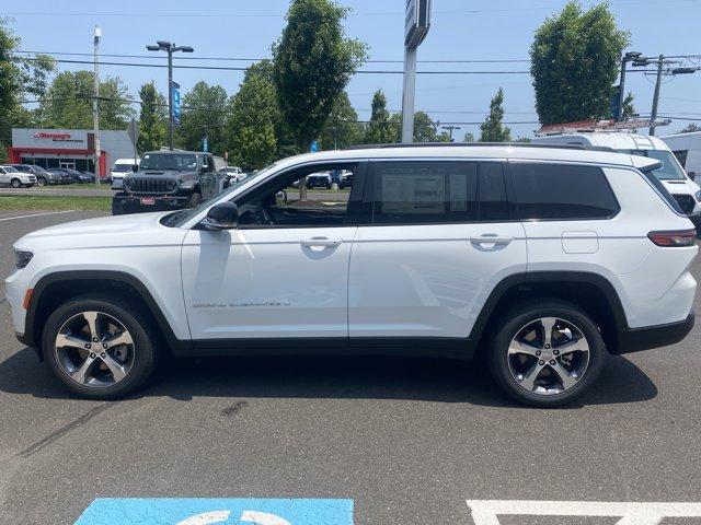 2025 Jeep Grand Cherokee L Vehicle Photo in Doylsetown, PA 18901