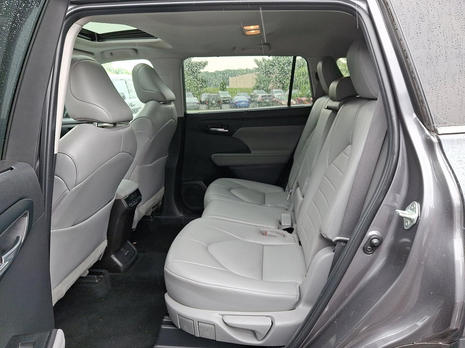 2022 Toyota Highlander Vehicle Photo in Mechanicsburg, PA 17050-2306