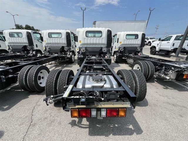 2024 Chevrolet Low Cab Forward 5500 HG Vehicle Photo in ALCOA, TN 37701-3235