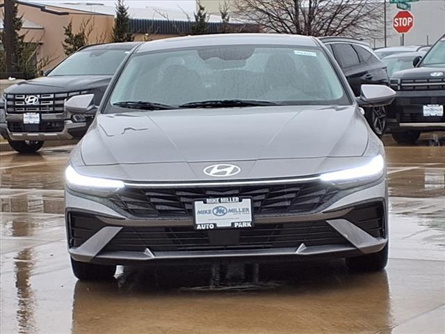 2025 Hyundai ELANTRA Vehicle Photo in Peoria, IL 61615