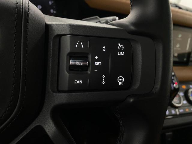2024 Defender Vehicle Photo in Appleton, WI 54913