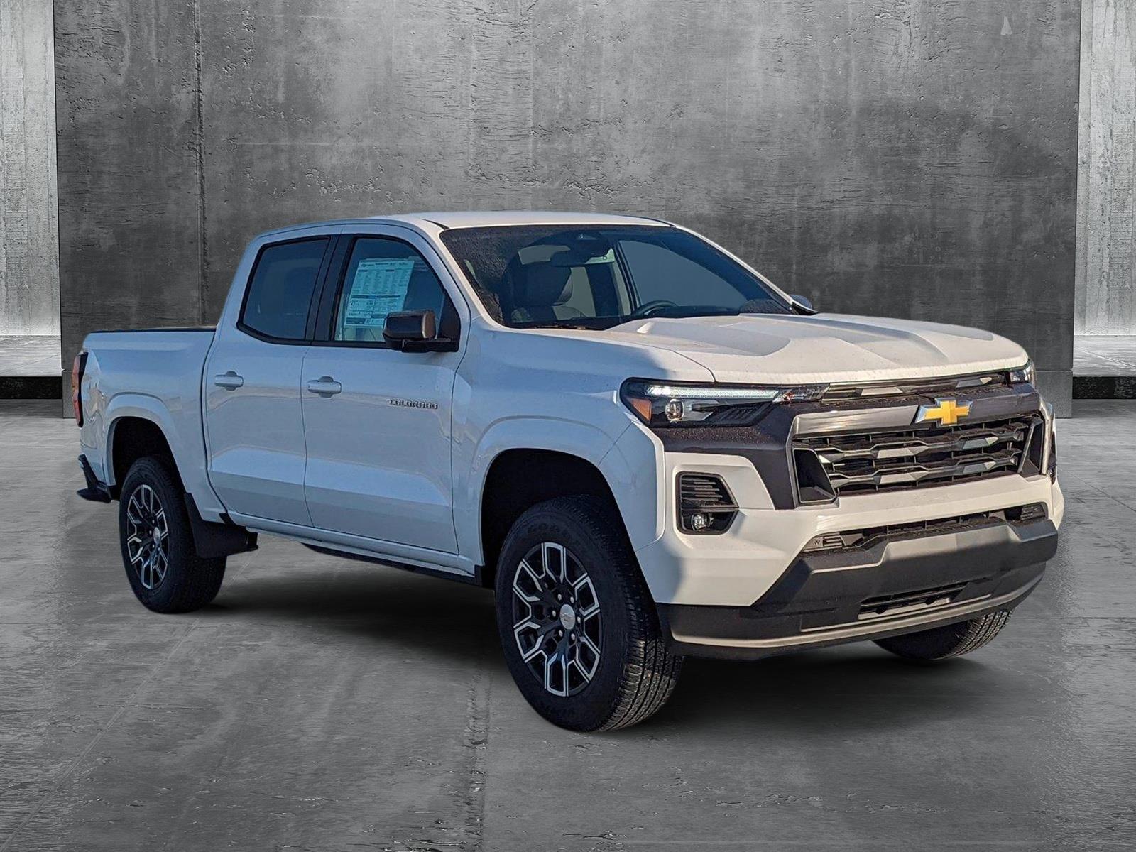 2024 Chevrolet Colorado Vehicle Photo in PEMBROKE PINES, FL 33024-6534