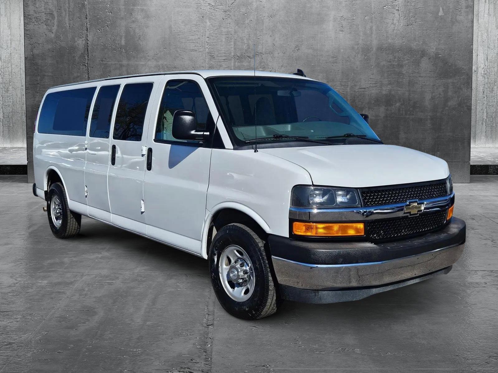 2017 Chevrolet Express Passenger Vehicle Photo in GILBERT, AZ 85297-0446