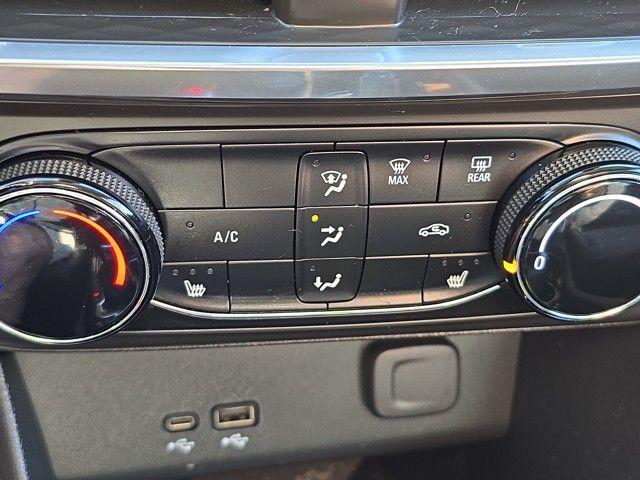 2024 Buick Encore GX Vehicle Photo in Pleasant Hills, PA 15236
