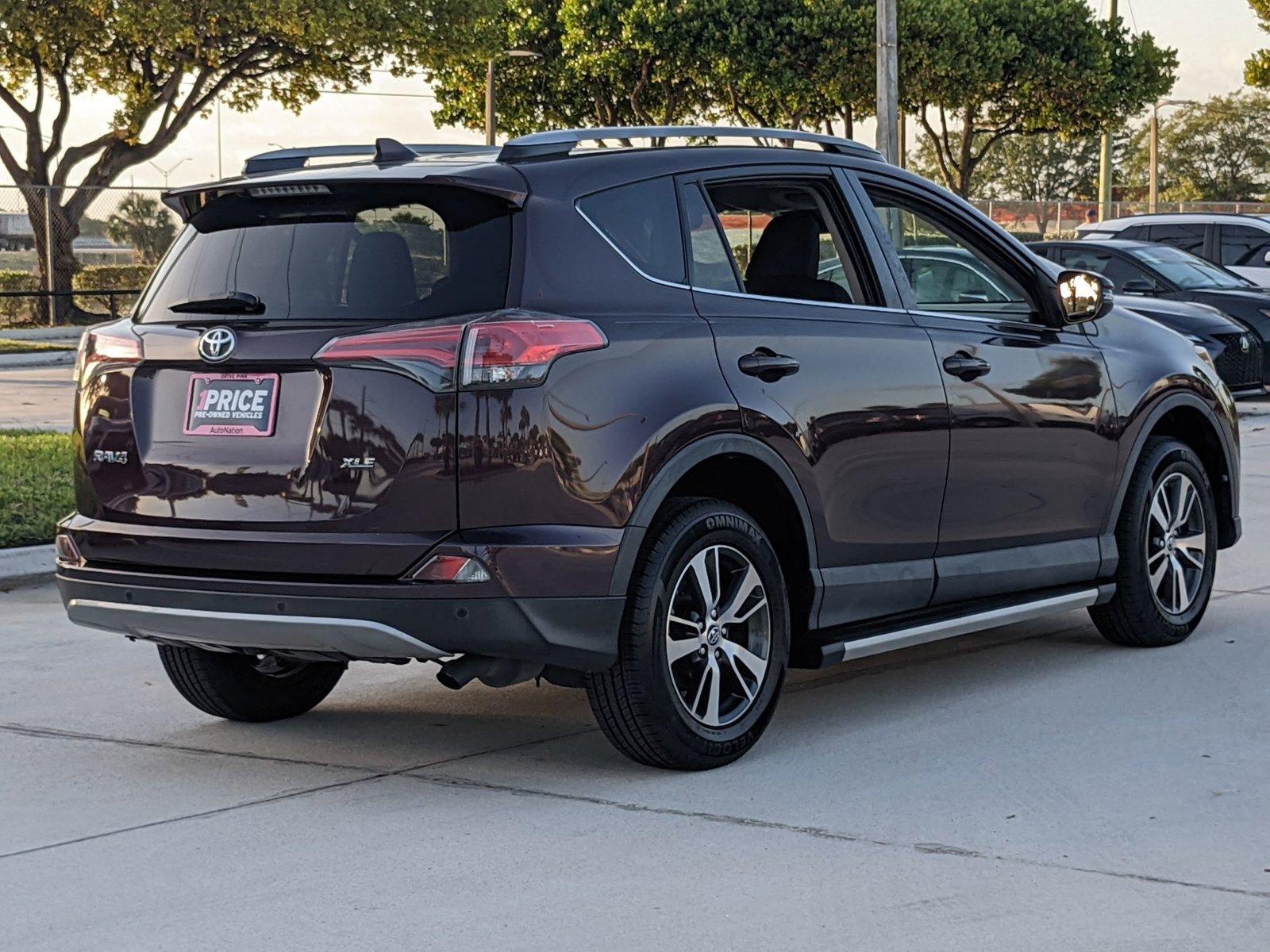 2017 Toyota RAV4 Vehicle Photo in Davie, FL 33331