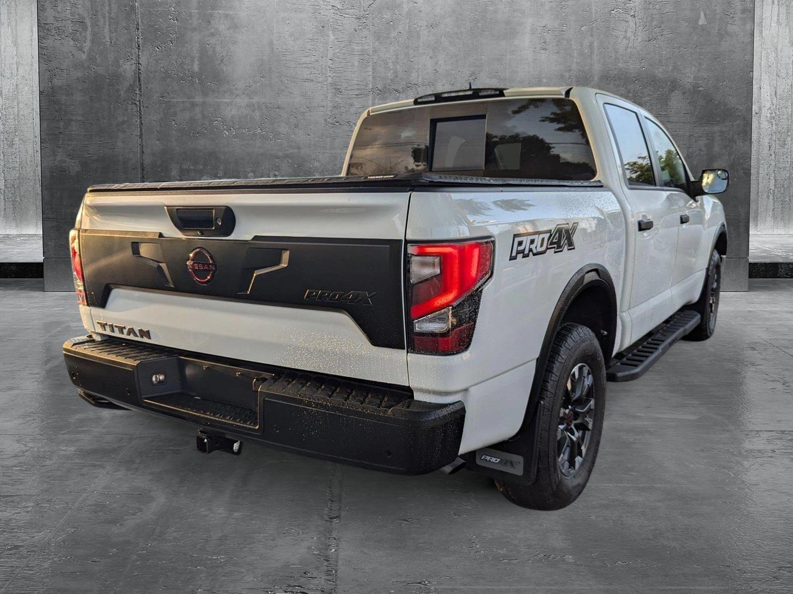 2024 Nissan Titan Vehicle Photo in Miami, FL 33135