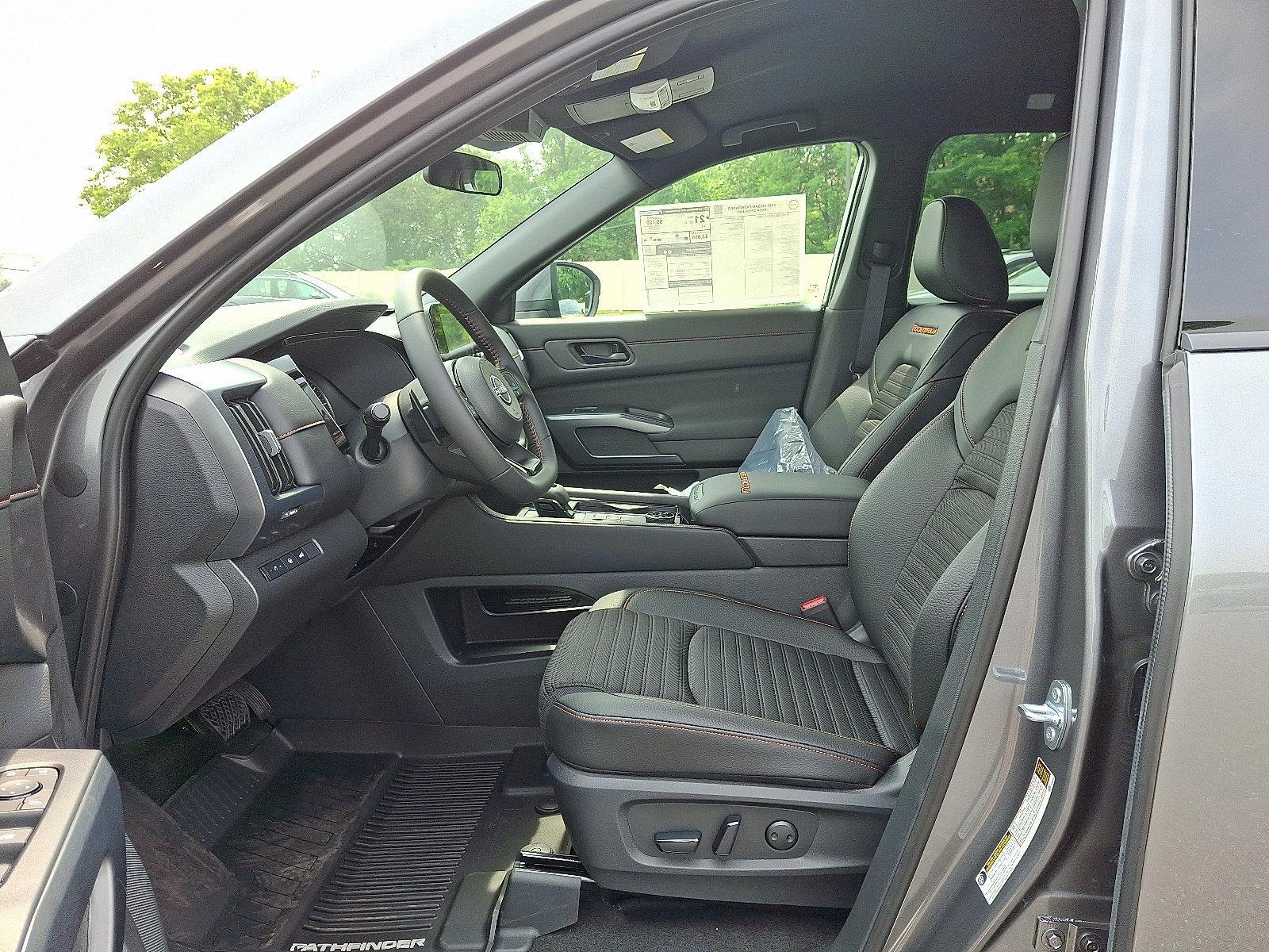 2025 Nissan Pathfinder Vehicle Photo in Mechanicsburg, PA 17050-2306