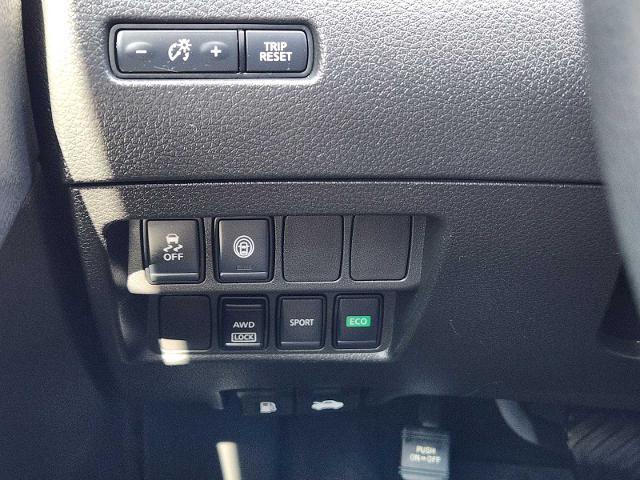 2022 Nissan Rogue Sport Vehicle Photo in DENTON, TX 76210-9321