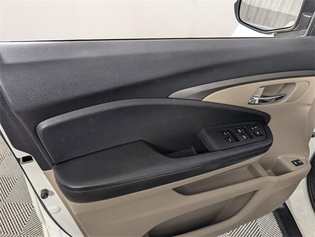 2016 Honda Pilot Vehicle Photo in ENGLEWOOD, CO 80113-6708