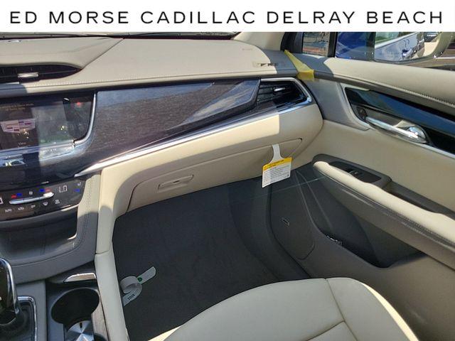 2024 Cadillac XT6 Vehicle Photo in DELRAY BEACH, FL 33483-3294