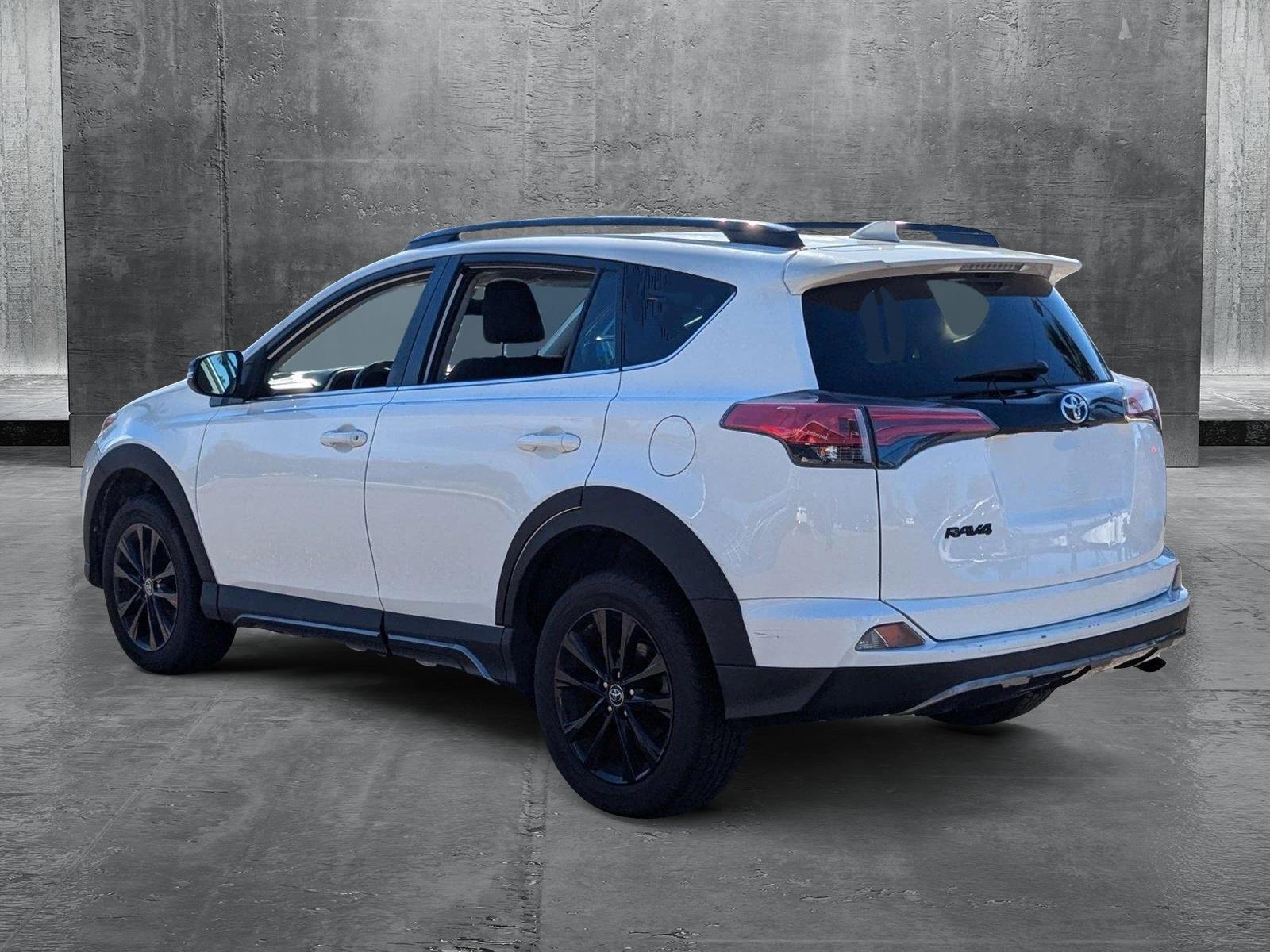 2018 Toyota RAV4 Vehicle Photo in Wesley Chapel, FL 33544