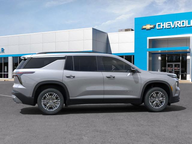 2025 Chevrolet Traverse Vehicle Photo in MOON TOWNSHIP, PA 15108-2571