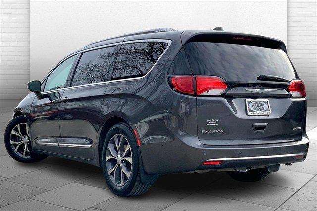 2018 Chrysler Pacifica Vehicle Photo in KANSAS CITY, MO 64114-4502