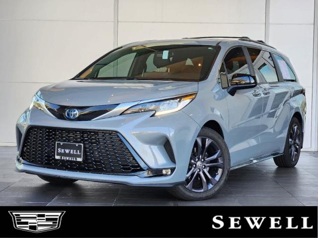 2024 Toyota Sienna Vehicle Photo in HOUSTON, TX 77079