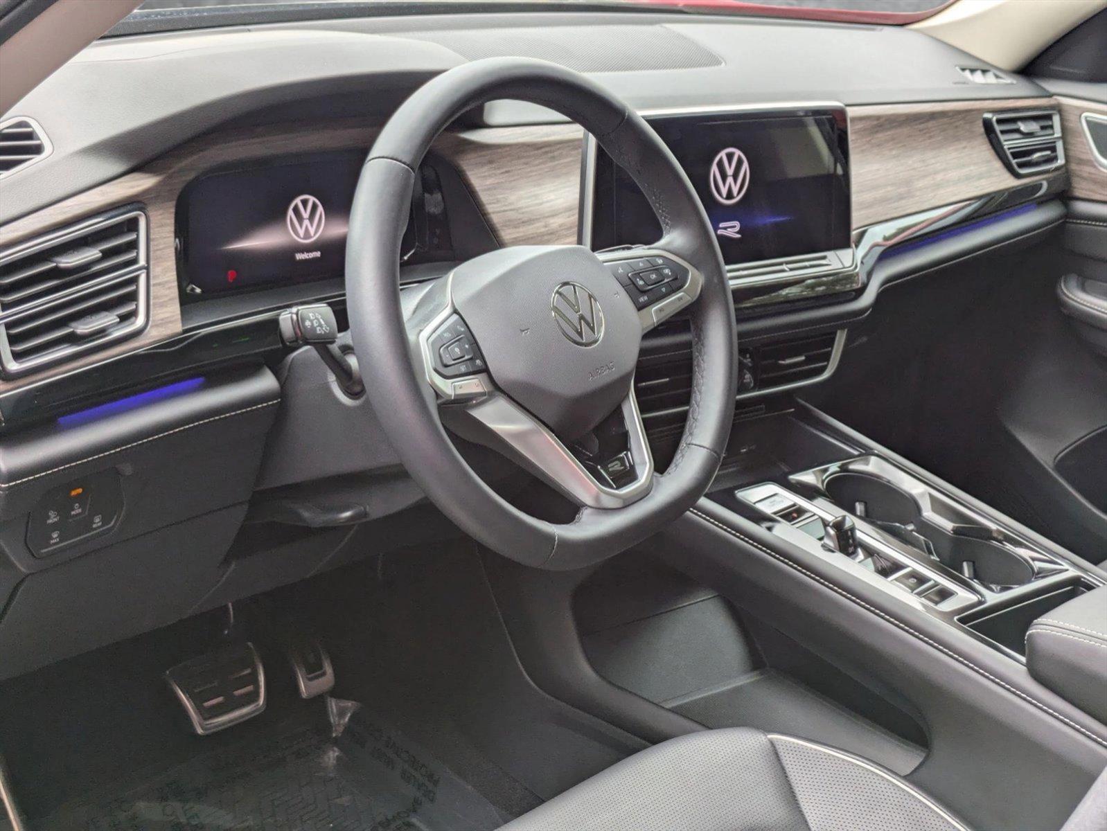 2024 Volkswagen Atlas Vehicle Photo in Tampa, FL 33614