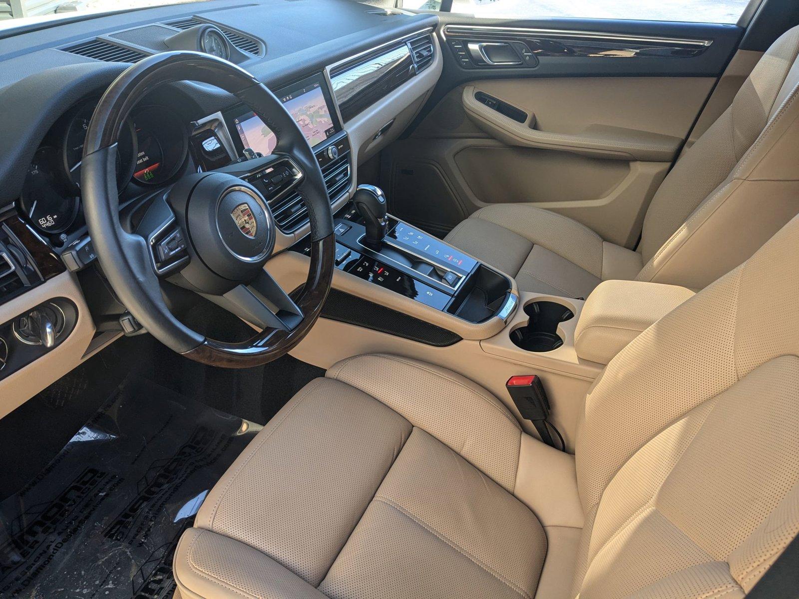2024 Porsche Macan Vehicle Photo in Towson, MD 21204