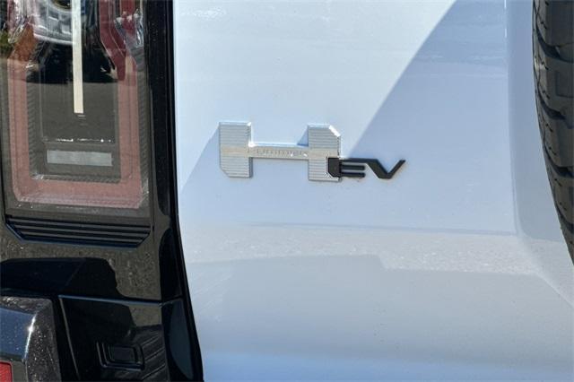 2024 GMC HUMMER EV SUV Vehicle Photo in ELK GROVE, CA 95757-8703