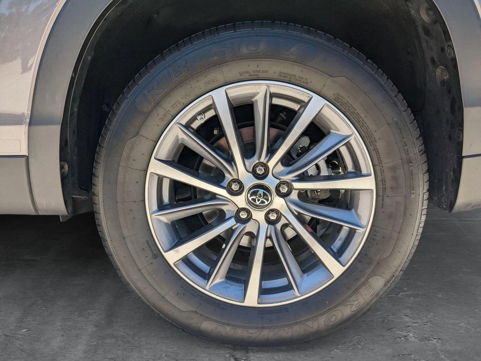 2019 Toyota Highlander Vehicle Photo in Davie, FL 33331