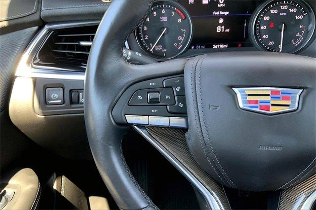 2024 Cadillac XT6 Vehicle Photo in KANSAS CITY, MO 64114-4545