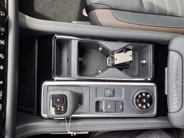 2025 Nissan Pathfinder Vehicle Photo in Oshkosh, WI 54904
