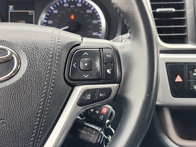 2019 Toyota Highlander Vehicle Photo in Decatur, TX 76234
