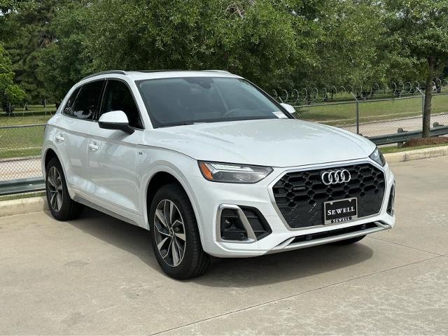 2025 Audi Q5 Vehicle Photo in HOUSTON, TX 77090