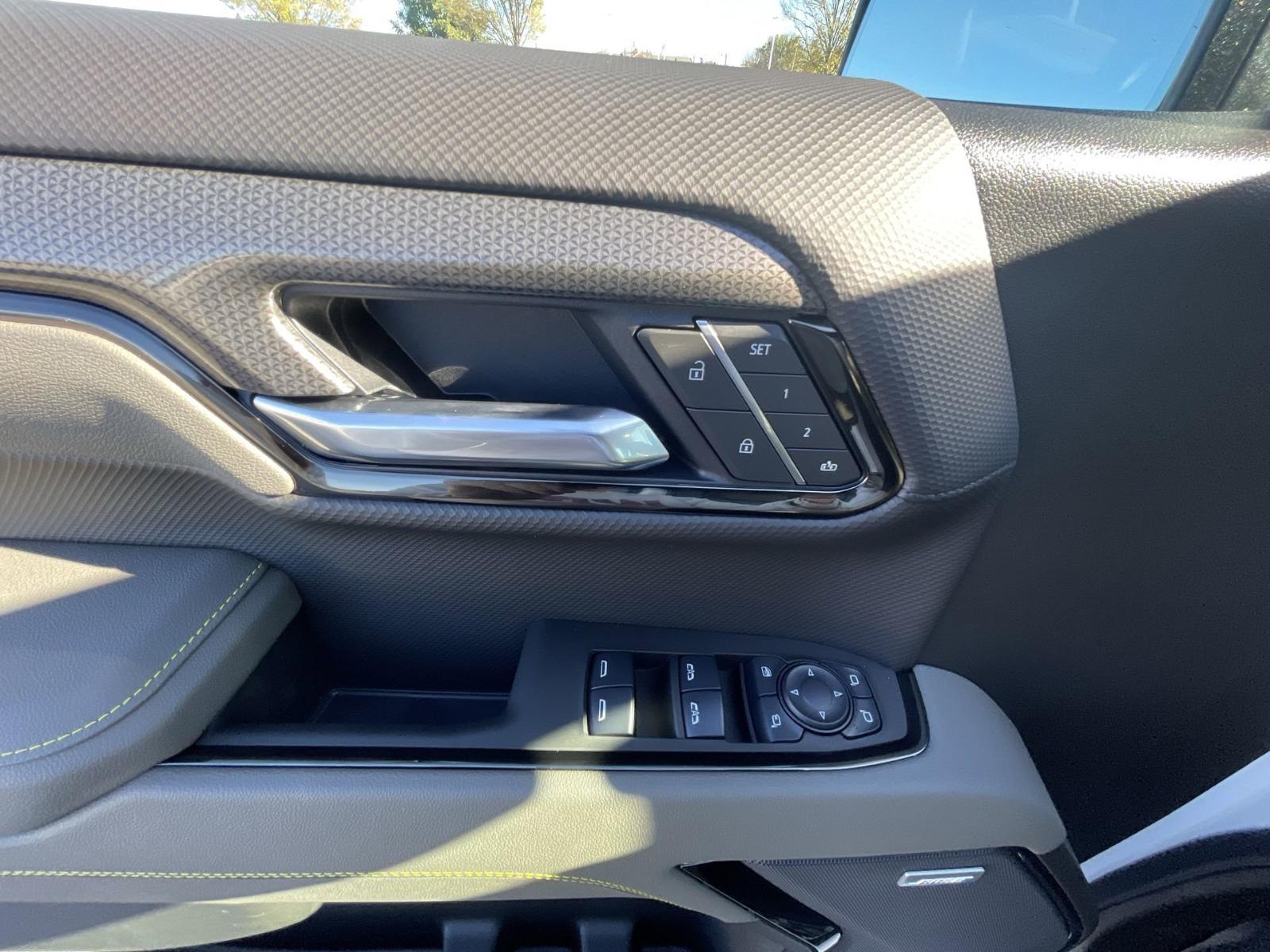 2025 Chevrolet Silverado 1500 Vehicle Photo in BENTONVILLE, AR 72712-4322