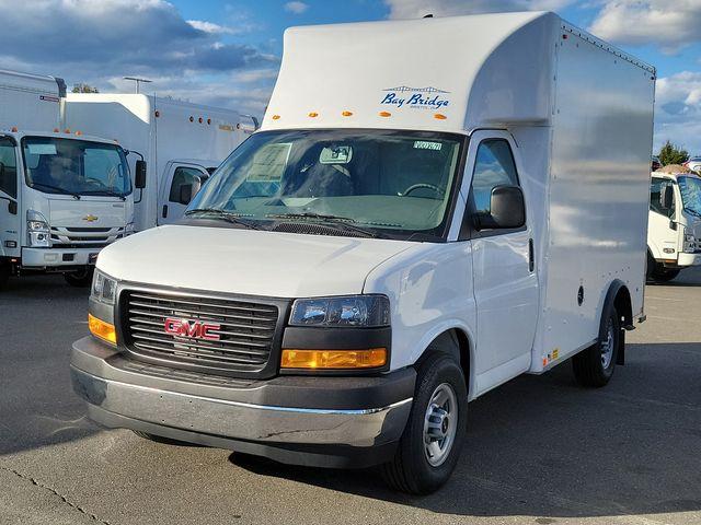 2024 GMC Savana Cutaway 3500 Vehicle Photo in DANBURY, CT 06810-5034