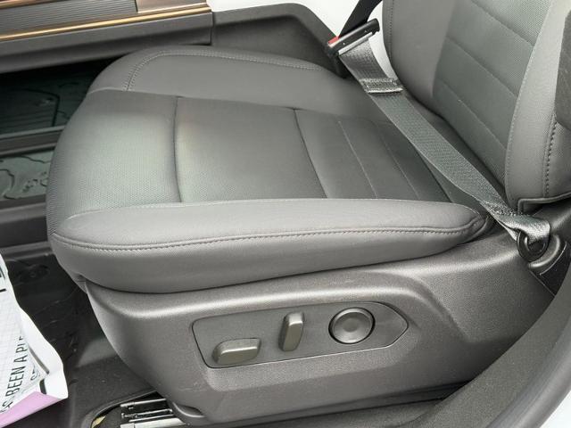 2024 GMC HUMMER EV SUV Vehicle Photo in COLUMBIA, MO 65203-3903