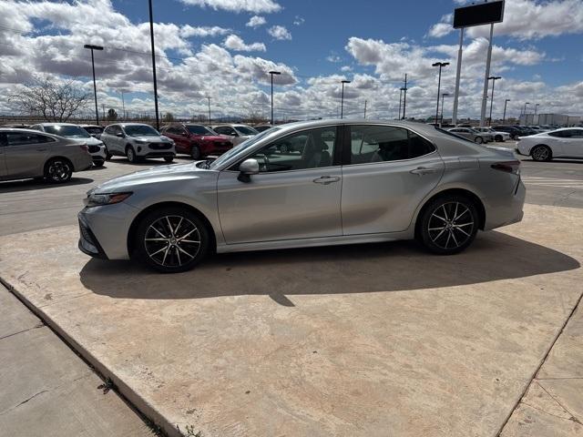 2022 Toyota Camry Vehicle Photo in Winslow, AZ 86047-2439