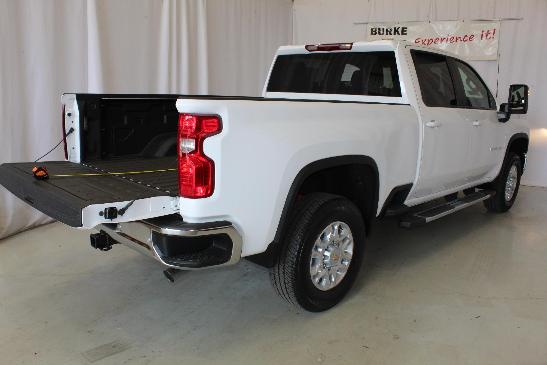 2025 Chevrolet Silverado 2500 HD Vehicle Photo in NORTHAMPTON, MA 01060-1120