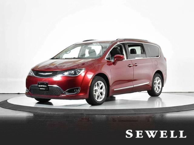 2017 Chrysler Pacifica Vehicle Photo in DALLAS, TX 75235