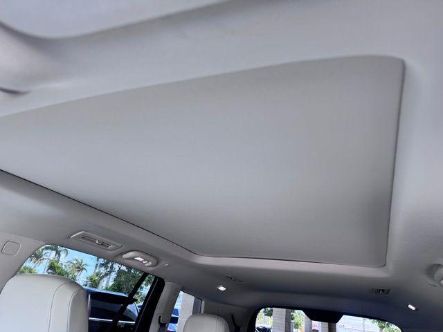 2025 Cadillac XT6 Vehicle Photo in DELRAY BEACH, FL 33483-3294