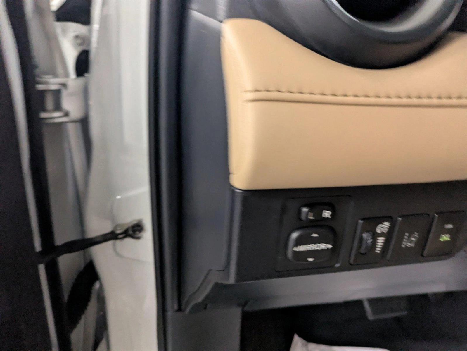 2018 Toyota RAV4 Vehicle Photo in Winter Park, FL 32792