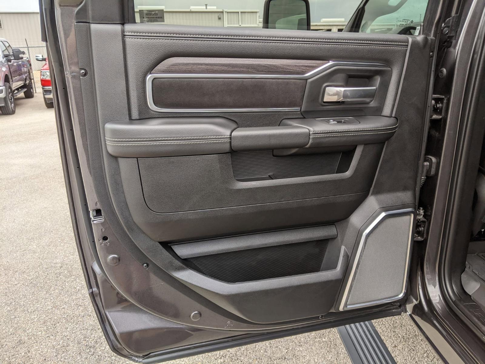 2025 Ram 3500 Vehicle Photo in Seguin, TX 78155