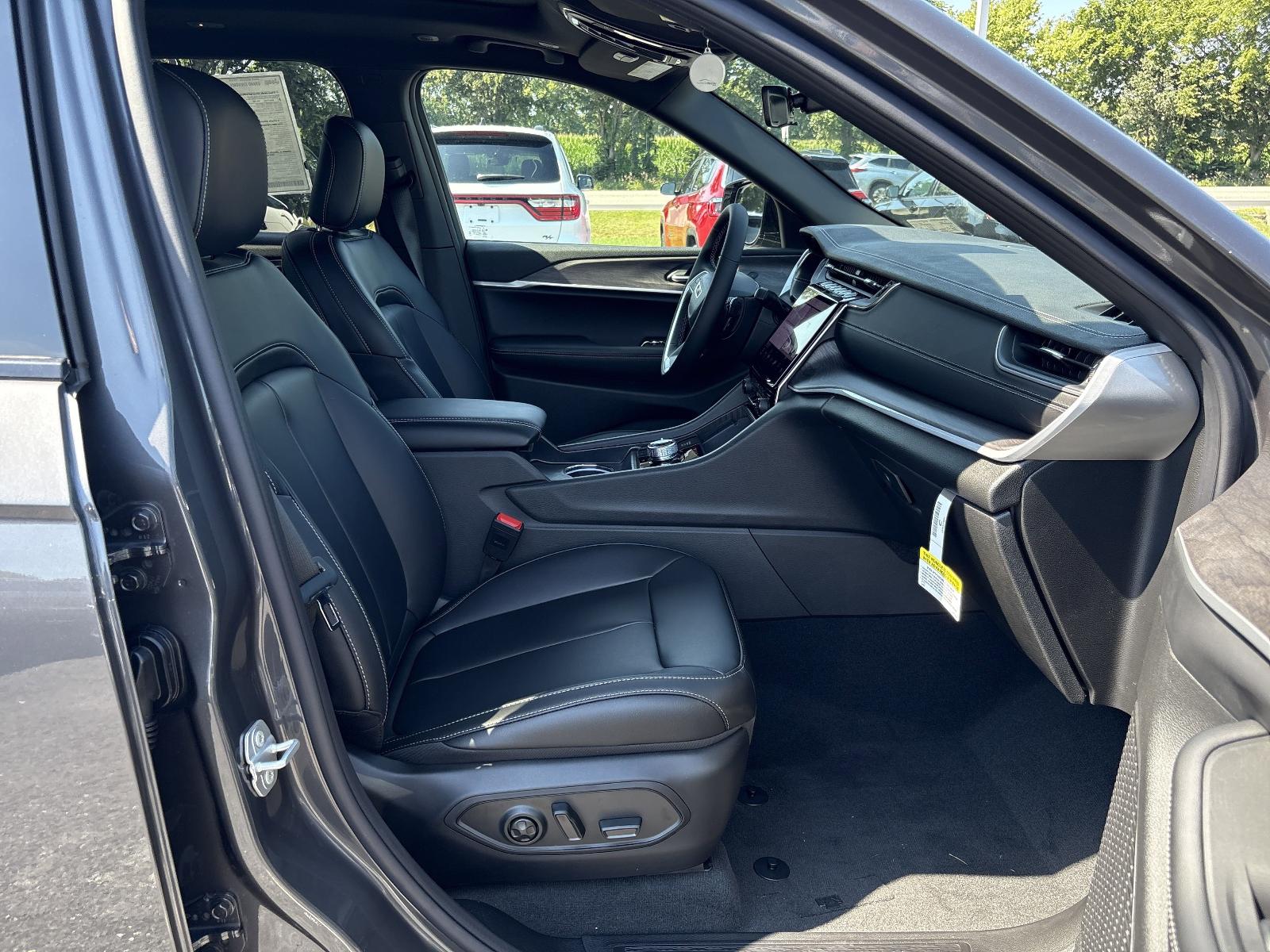 2025 Jeep Grand Cherokee L Vehicle Photo in Mechanicsburg, PA 17050-1707