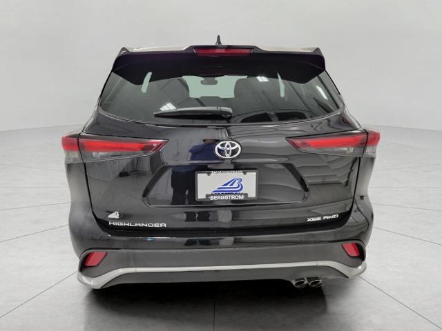 2024 Toyota Highlander Vehicle Photo in Oshkosh, WI 54904