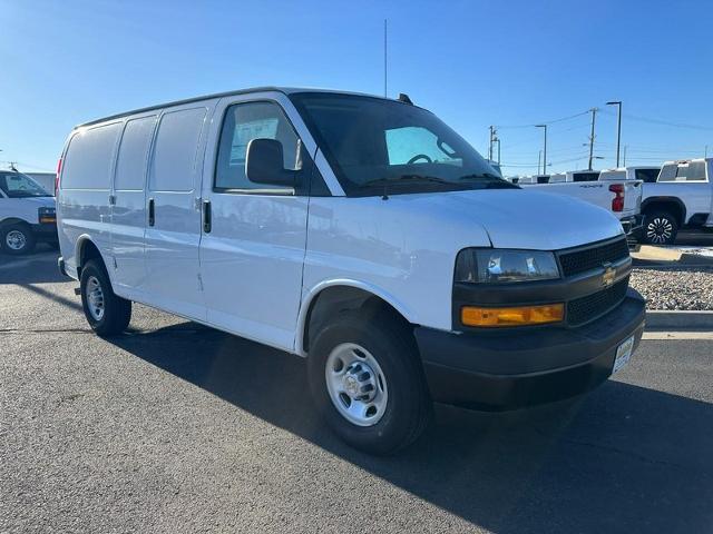 2024 Chevrolet Express Cargo 2500 Vehicle Photo in COLUMBIA, MO 65203-3903
