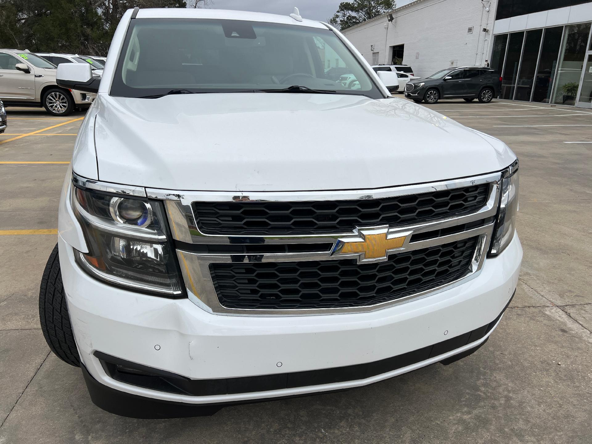 Used 2017 Chevrolet Suburban LT with VIN 1GNSCHKC5HR160668 for sale in New Roads, LA