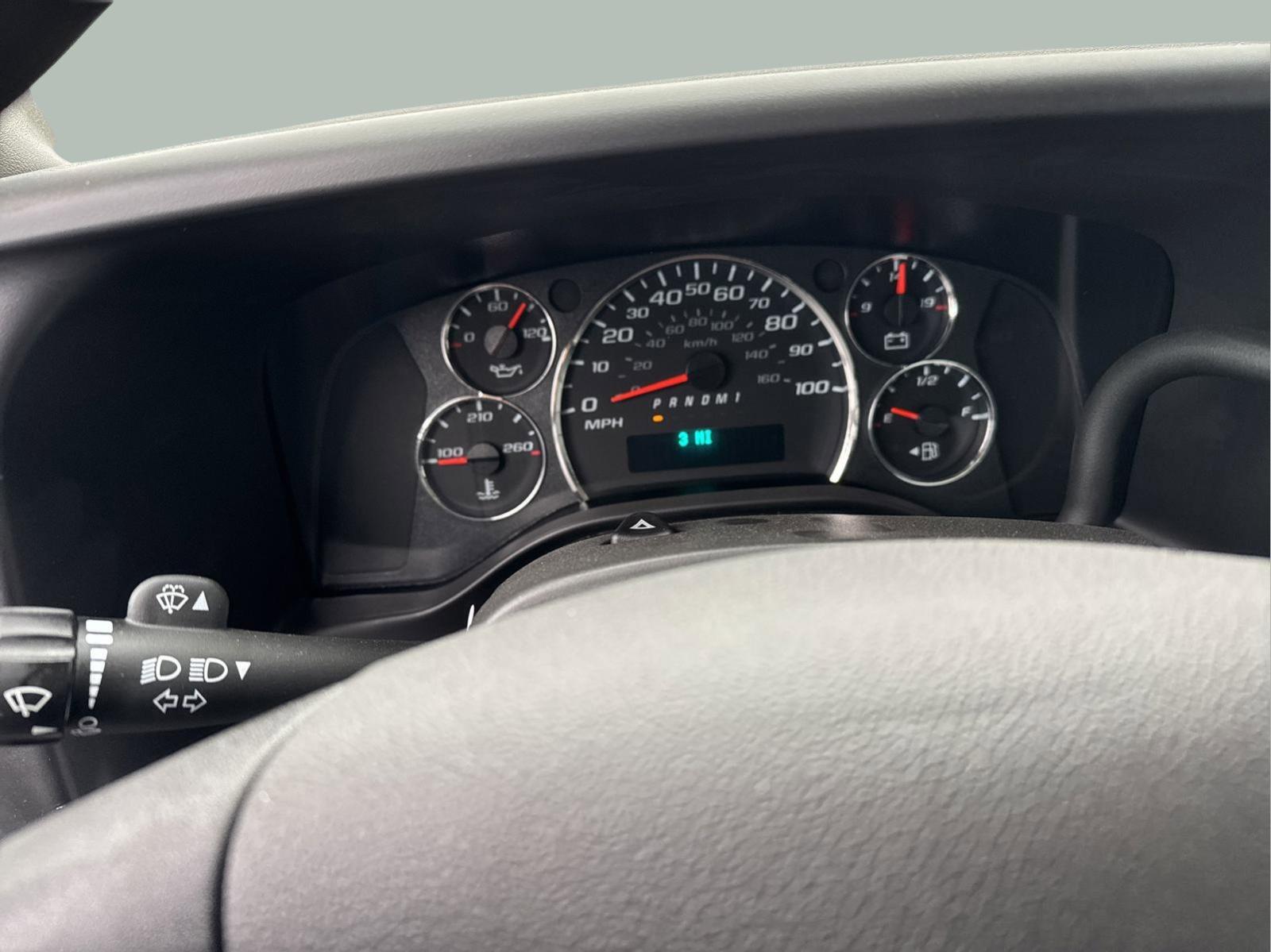 2024 Chevrolet Express Cargo 2500 Vehicle Photo in GEORGETOWN, TX 78626-7508