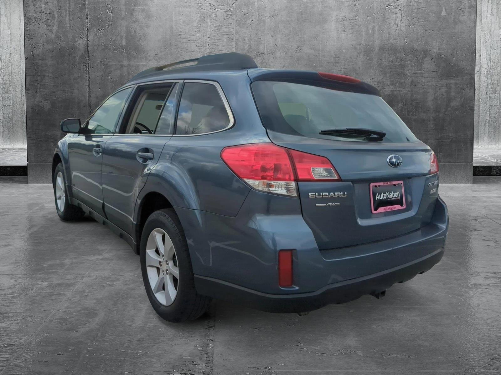 2013 Subaru Outback Vehicle Photo in Memphis, TN 38125