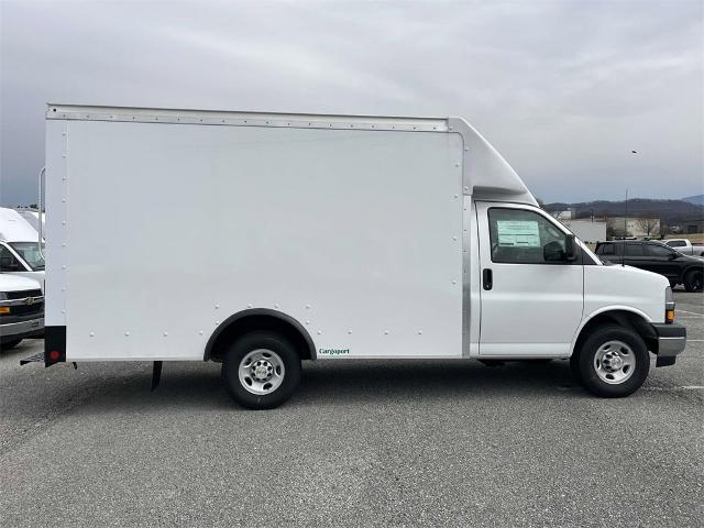 2025 Chevrolet Express Cutaway 3500 Vehicle Photo in ALCOA, TN 37701-3235