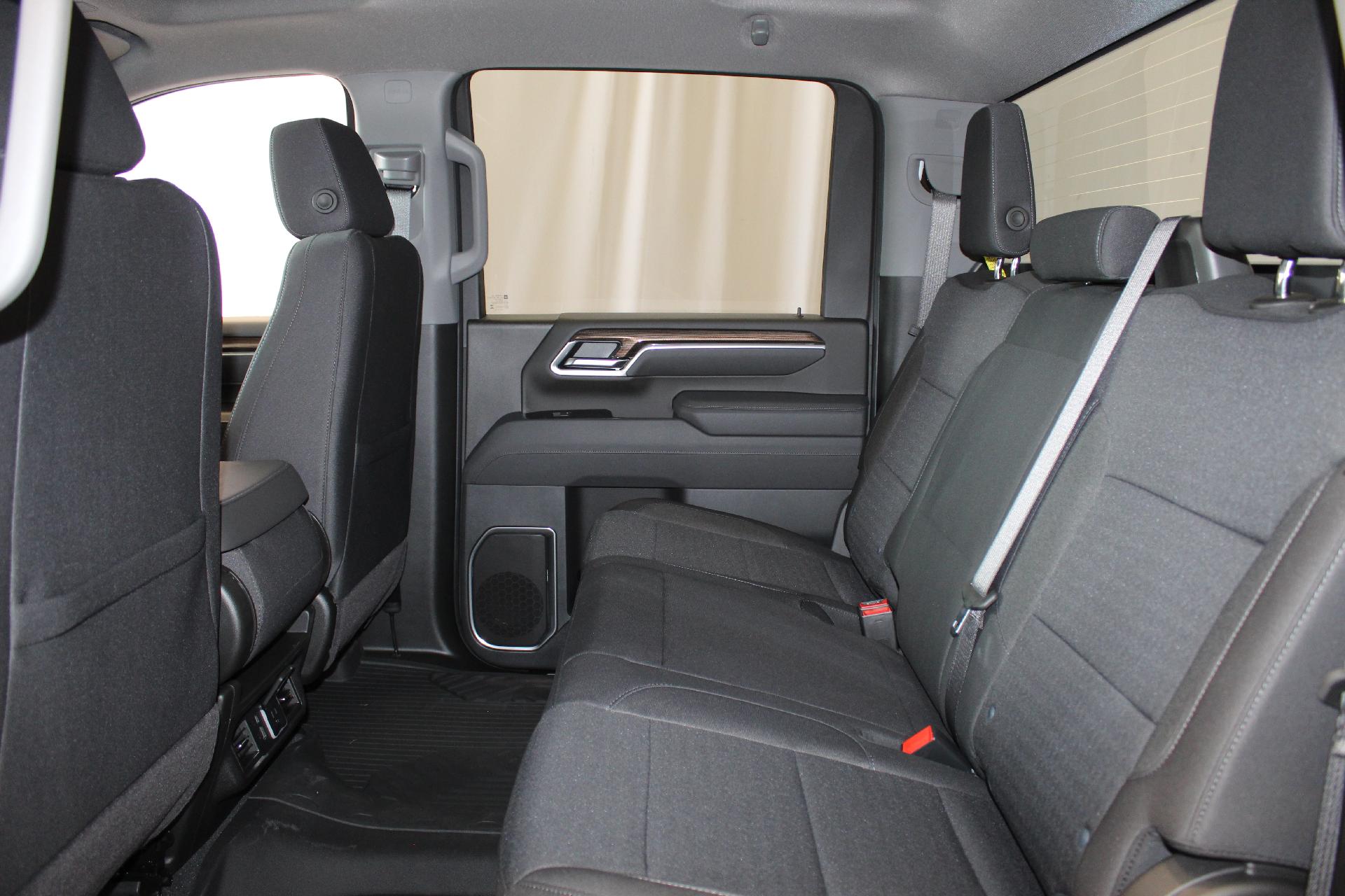 2025 Chevrolet Silverado 2500 HD Vehicle Photo in NORTHAMPTON, MA 01060-1120