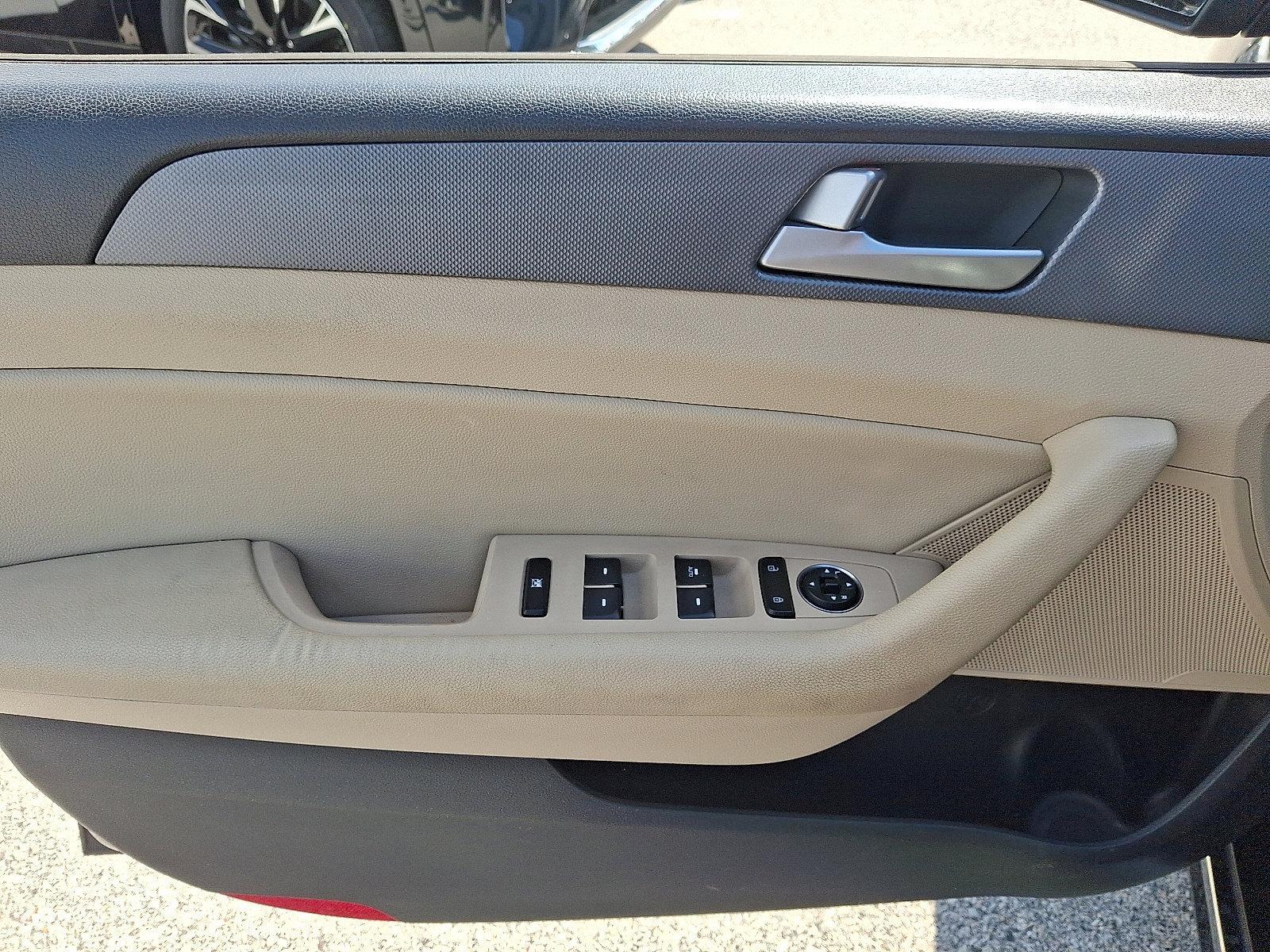 2017 Hyundai SONATA Hybrid Vehicle Photo in Trevose, PA 19053