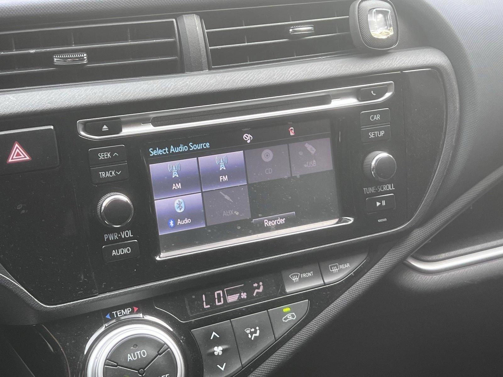 2015 Toyota Prius c Vehicle Photo in VALENCIA, CA 91355-1705
