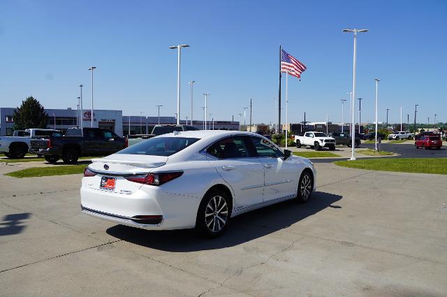 2021 Lexus ES 300h Vehicle Photo in Riverdale, UT 84405