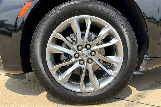 2024 Buick Enclave Vehicle Photo in TOPEKA, KS 66609-0000