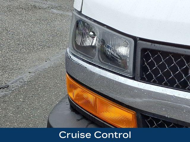 2024 Chevrolet Express Cargo 2500 Vehicle Photo in DANBURY, CT 06810-5034