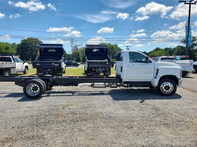 2024 Chevrolet Silverado 6500 HD Vehicle Photo in MILFORD, DE 19963-6122